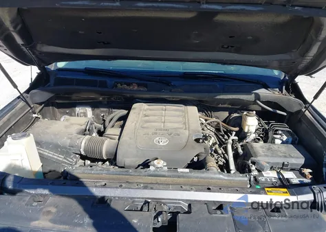 2018 Toyota Tundra Sr5 4.6L V8 из США, поврежденный, VIN 5TFRM5F19JX131722